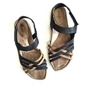 AHNU Womens Saratoga Black Leather Strappy Sandals Womens 9